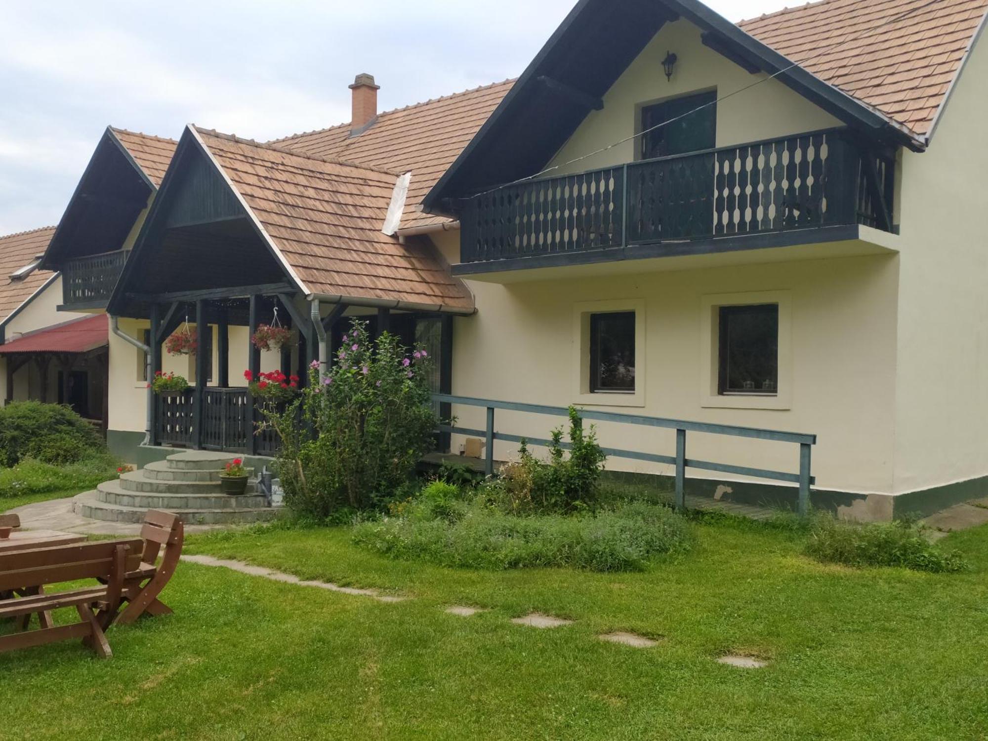 Panzio-Kemping Bekoelce Bekolce Zewnętrze zdjęcie